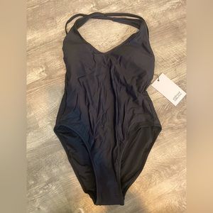 girlfriend collective palma plunge v neck in black NWT (m)